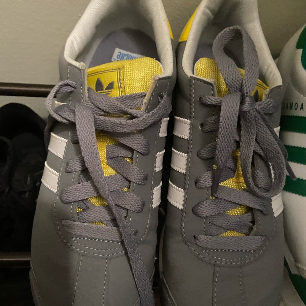 Women’s/girls Adidas
